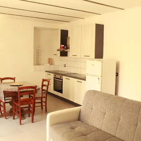 4-minute Walk To The - La Maison De Raissa *